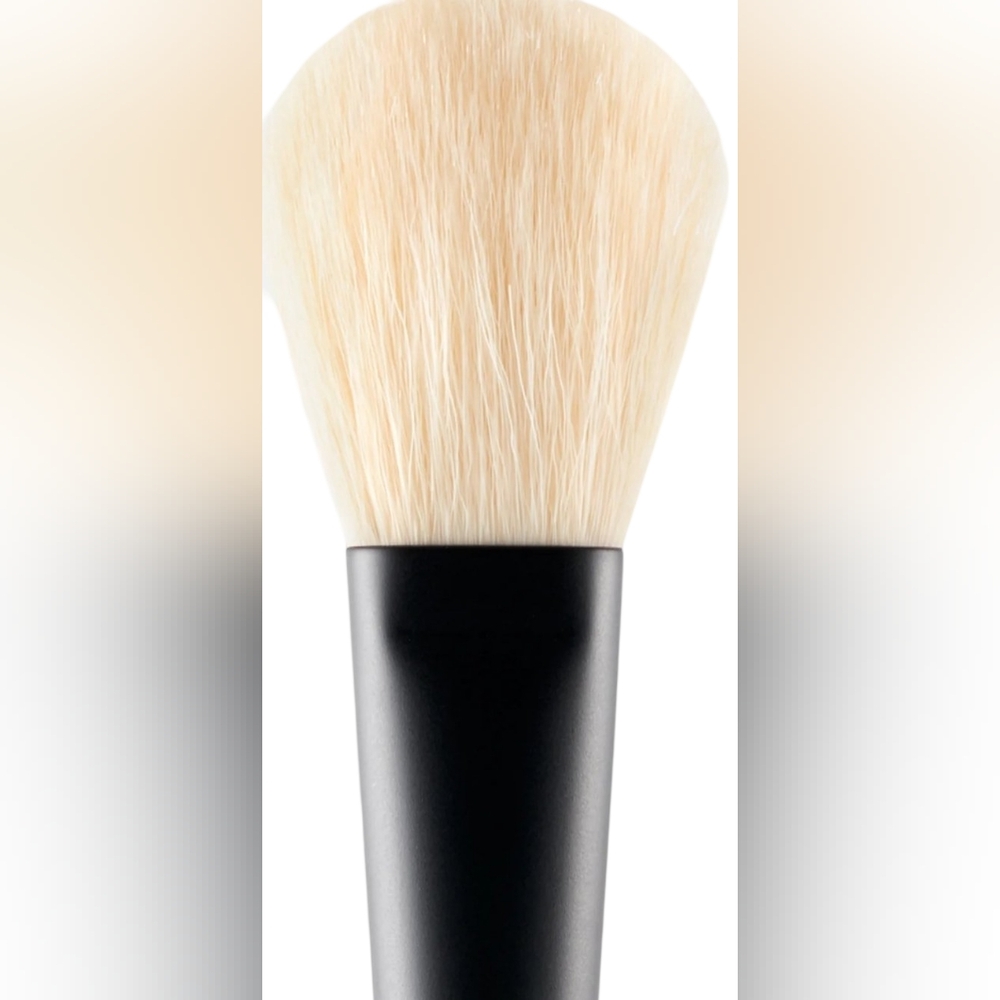 WESTMAN ATELIER Powder Brush. NIB - Picture 3 of 4